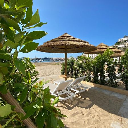 Marina Bay Beach Hotel Peschici Kültér fotó