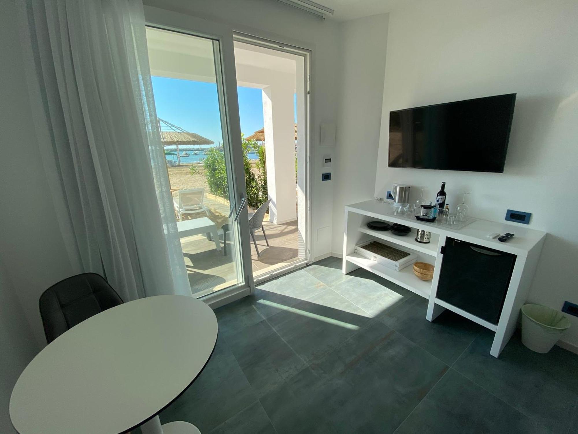 Marina Bay Beach Hotel Peschici Kültér fotó