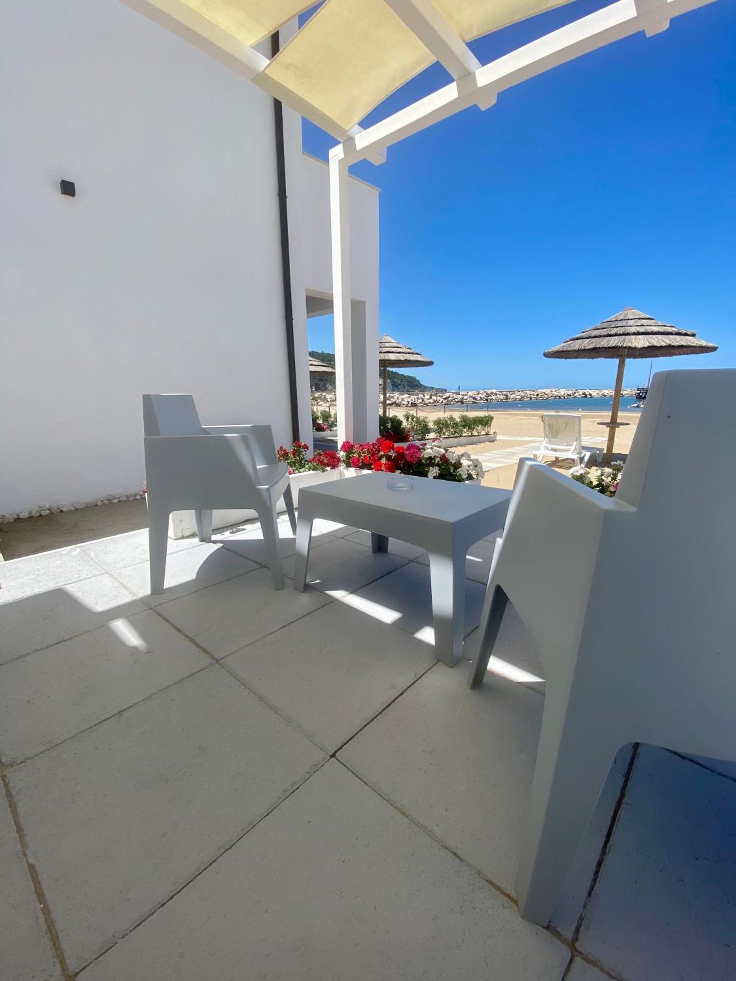 Marina Bay Beach Hotel Peschici Kültér fotó