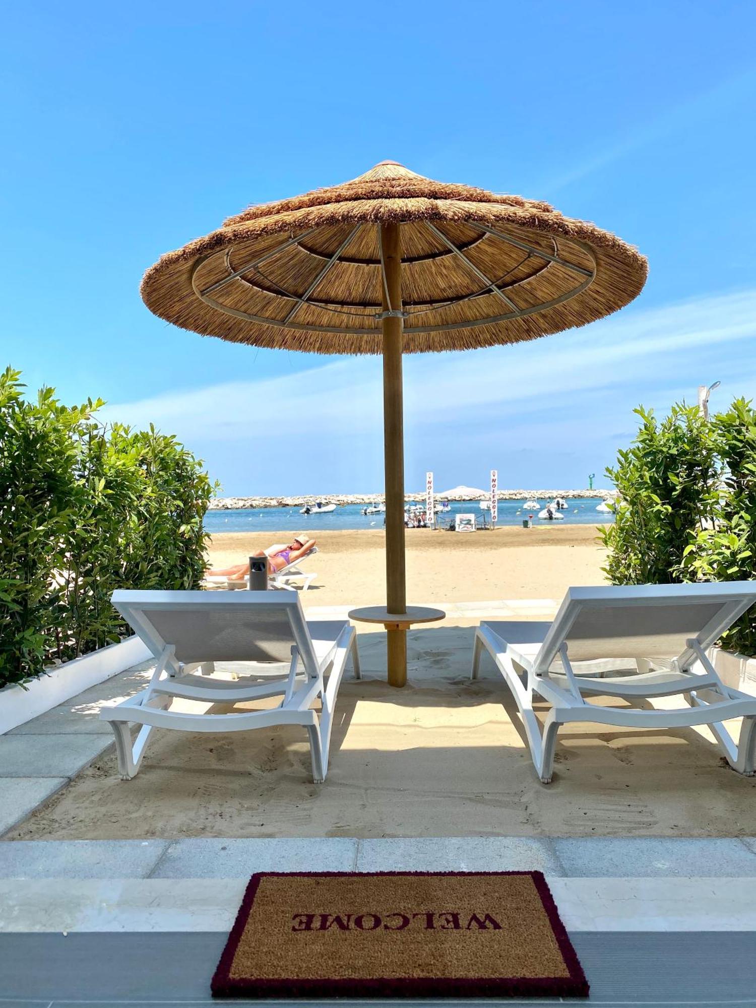 Marina Bay Beach Hotel Peschici Kültér fotó
